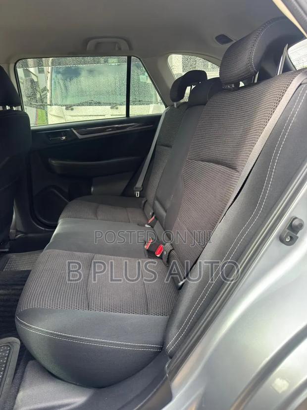 Subaru Outback 2017 Silver