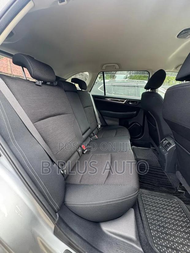 Subaru Outback 2017 Silver