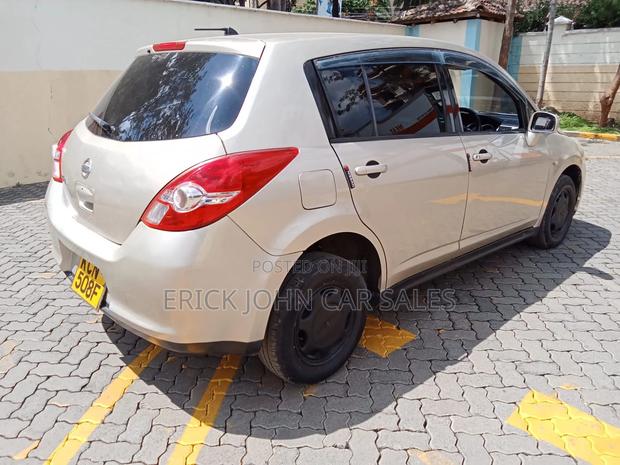 Nissan Tiida 2010 Gold