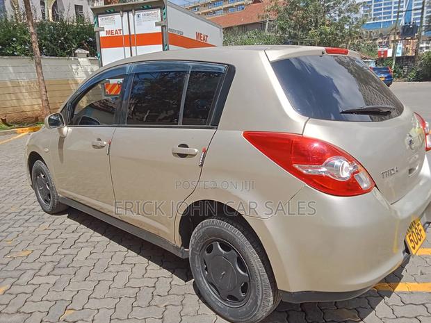 Nissan Tiida 2010 Gold