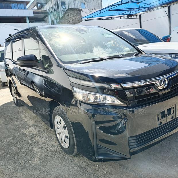 Toyota Voxy 2019 Blue
