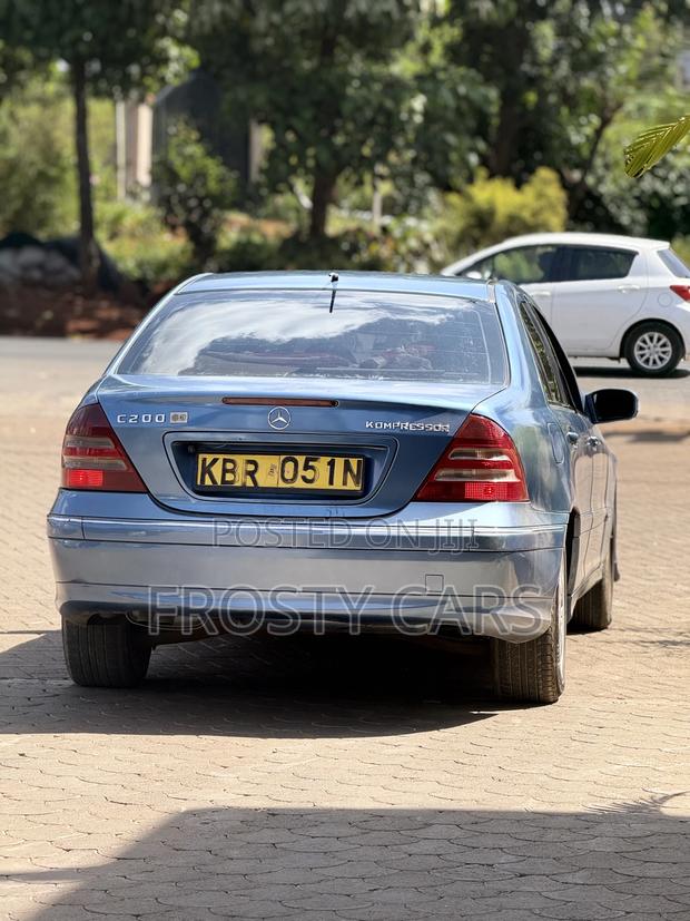 Mercedes-Benz C200 2005 Blue