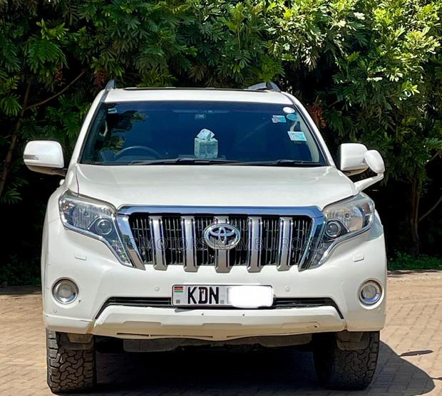 Toyota Land Cruiser Prado 2.8 2017 White