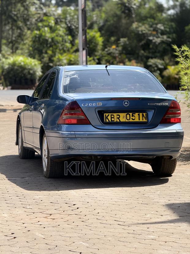 Mercedes-Benz C200 2005 Blue