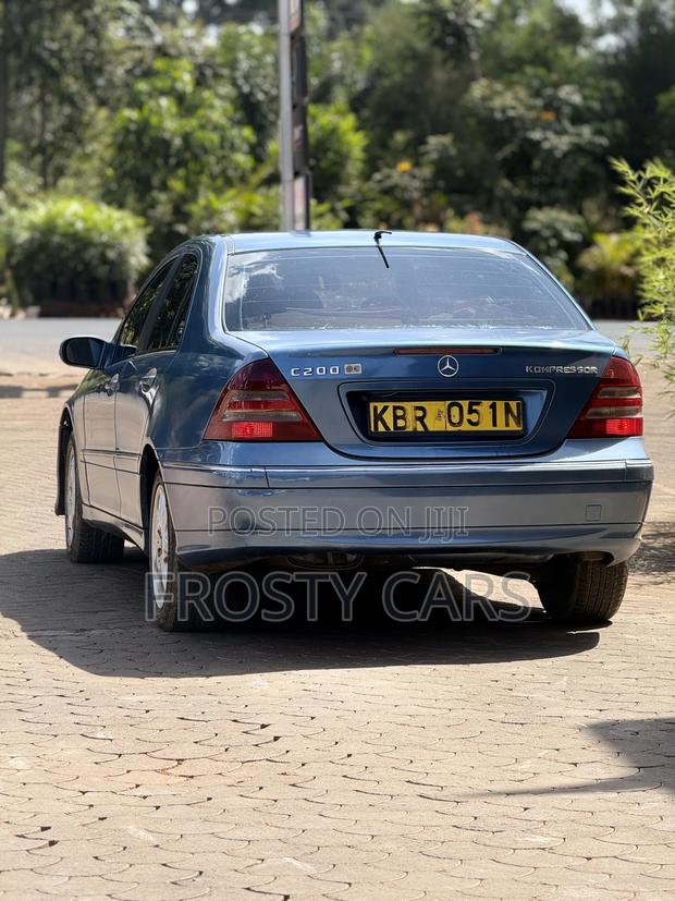 Mercedes-Benz C200 2005 Blue