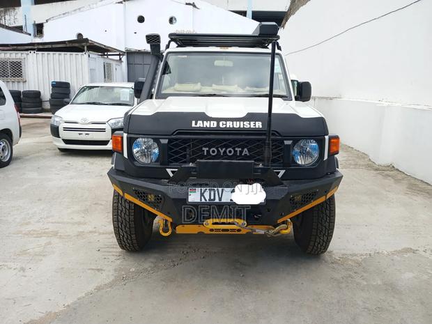 Toyota Land Cruiser 79 Series 2024 White