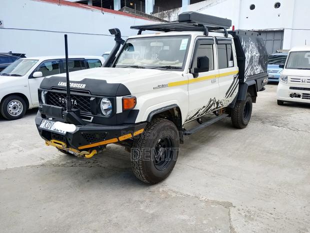 Toyota Land Cruiser 79 Series 2024 White