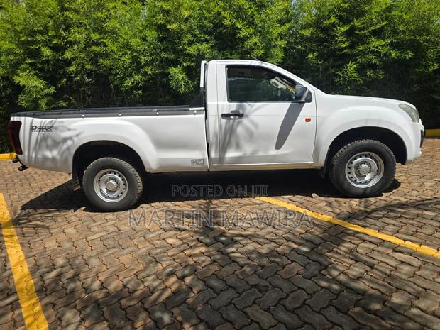 Isuzu D-MAX 2017 White