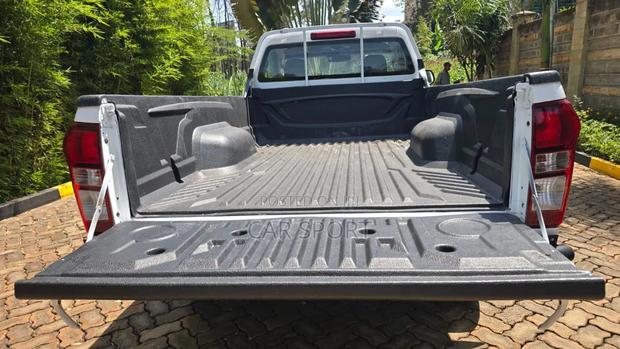 Isuzu D-MAX 2017 White
