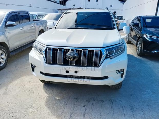 Toyota Land Cruiser Prado 2017 Pearl