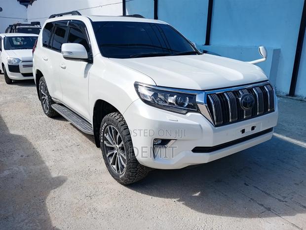 Toyota Land Cruiser Prado 2017 Pearl