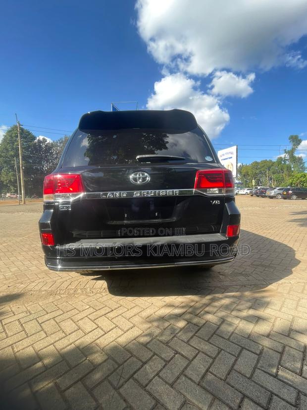 Toyota Land Cruiser 4.6 V8 ZX 2016 Black