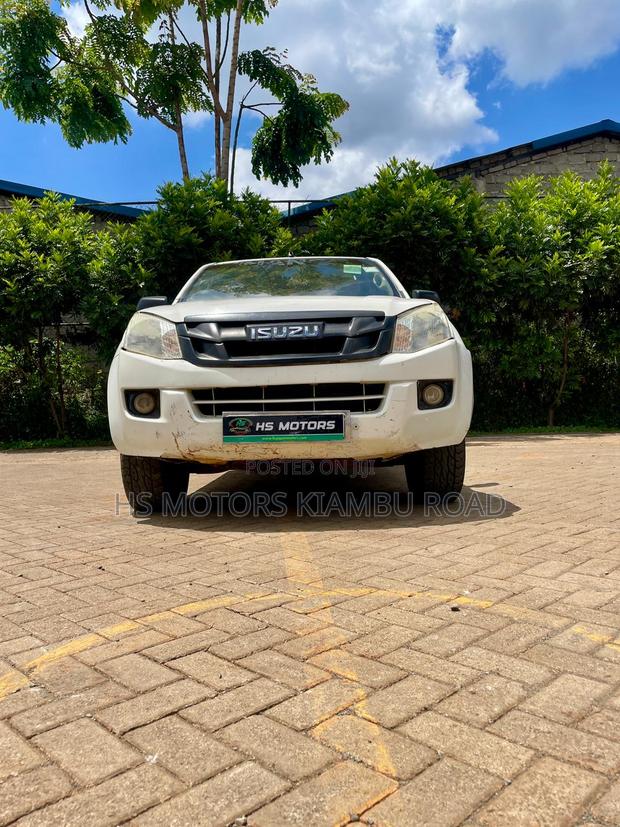 Isuzu D-MAX 2010 White