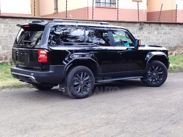 New Toyota Land Cruiser Prado 2.8 2024 Black