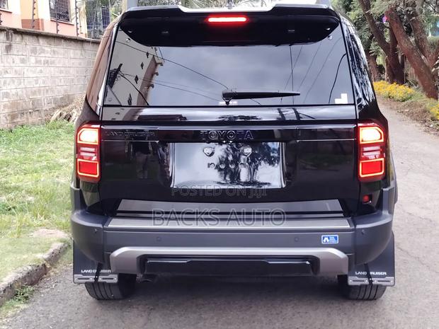 New Toyota Land Cruiser Prado 2.8 2024 Black
