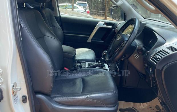Toyota Land Cruiser Prado 2.7 2018 White