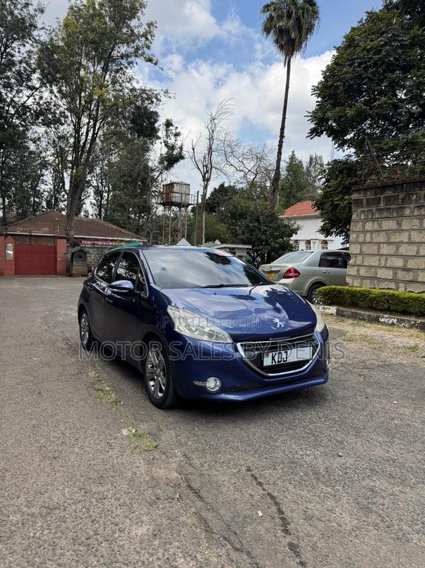 Peugeot 208 2015 Blue