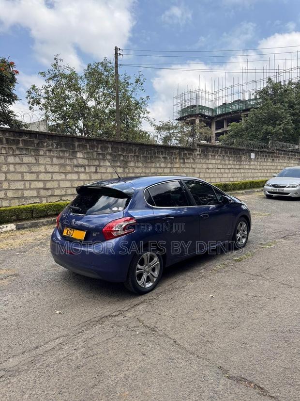Peugeot 208 2015 Blue