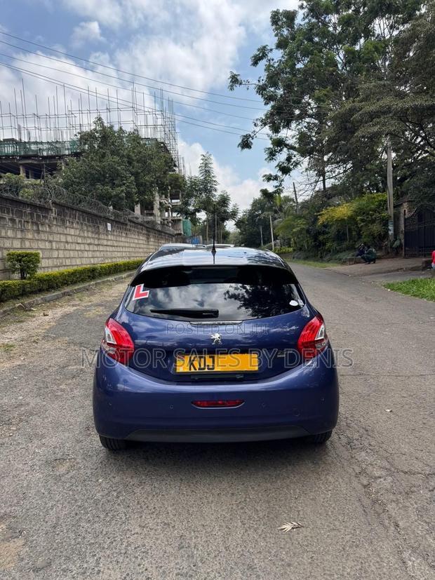 Peugeot 208 2015 Blue
