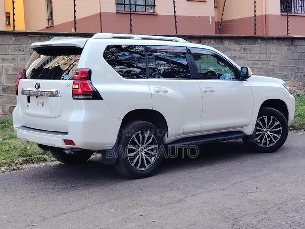 Toyota Land Cruiser Prado 2.7 2019 White