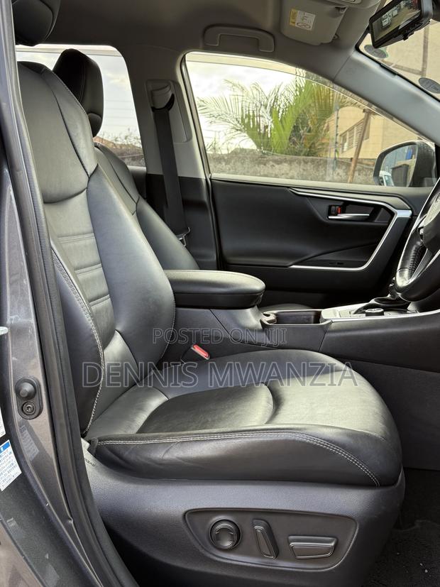 Toyota RAV4 2019 Gray