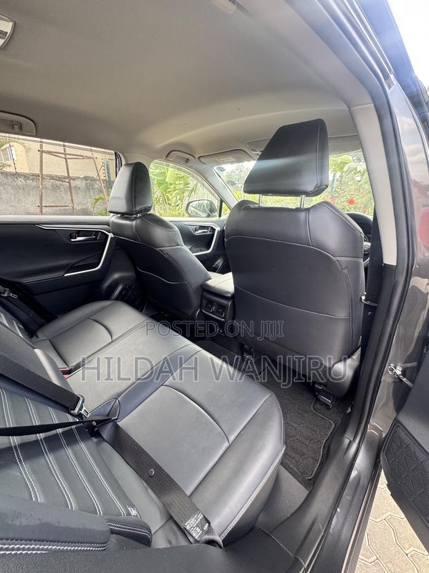 Toyota RAV4 2019 Gray