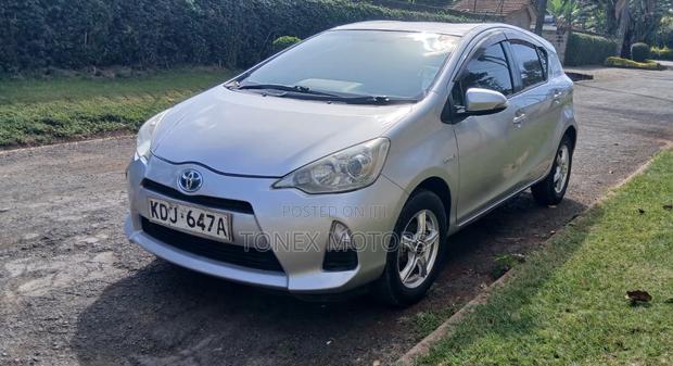 Toyota Aqua 2015 Silver