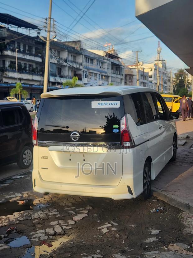 Nissan Serena 2019 White