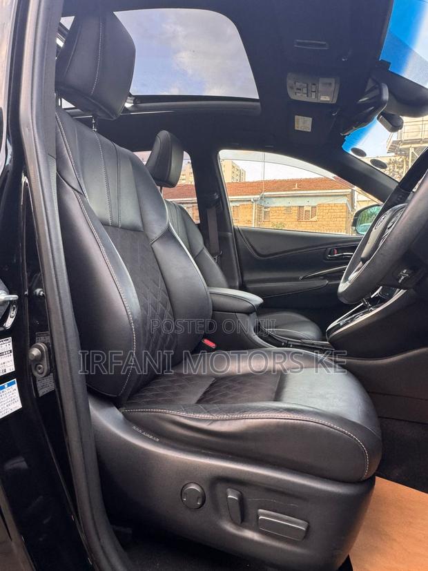 Toyota Harrier 2.5 Hybrid 4WD 2019 Black