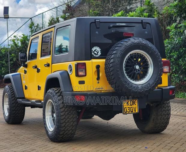 Jeep Wrangler 2010 Yellow