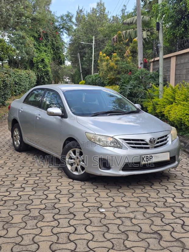 Toyota Corolla 2011 Silver