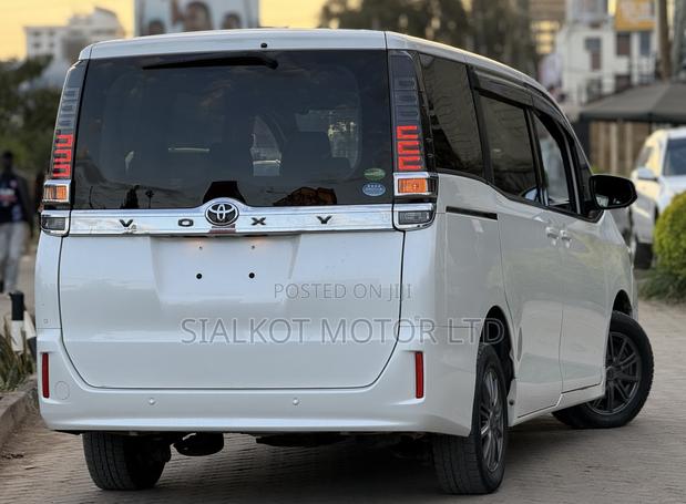 Toyota Voxy 2019 White