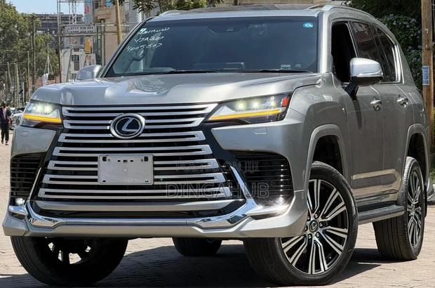 Lexus RX 2022 Silver