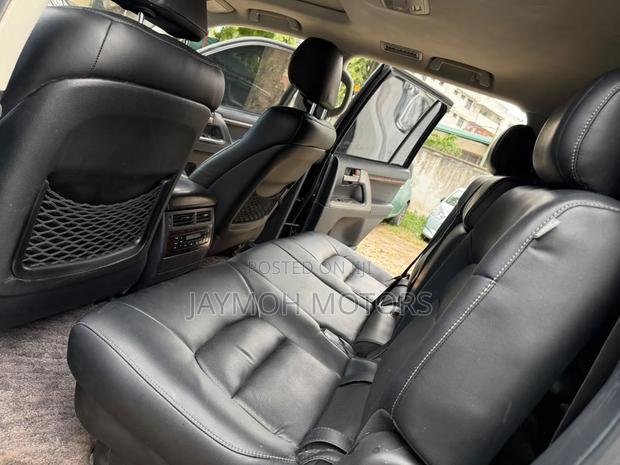 Toyota Land Cruiser 2011 Black