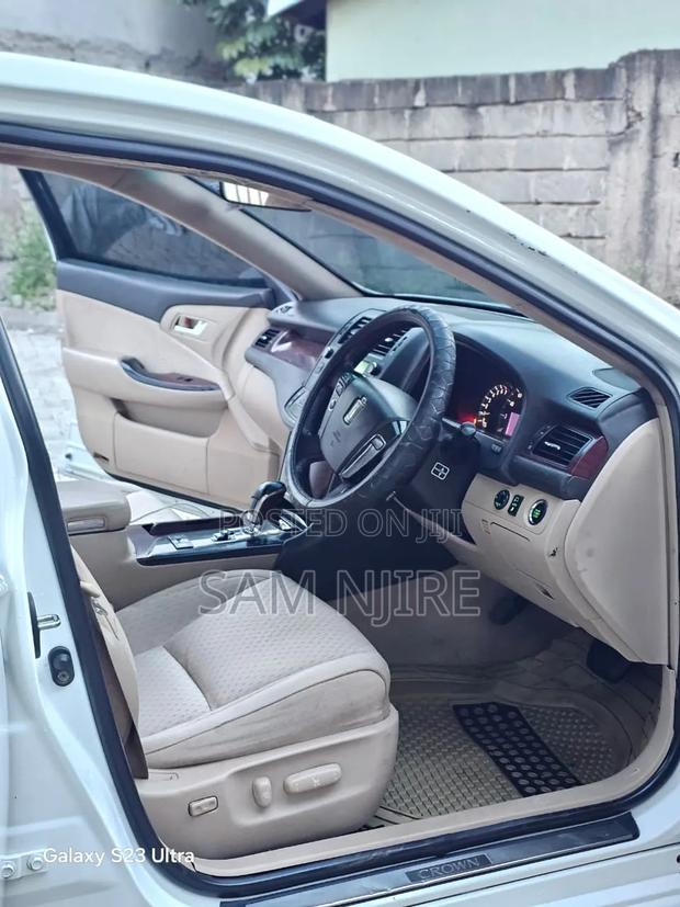 Toyota Crown 2008 White