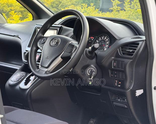 Toyota Voxy 2019 White