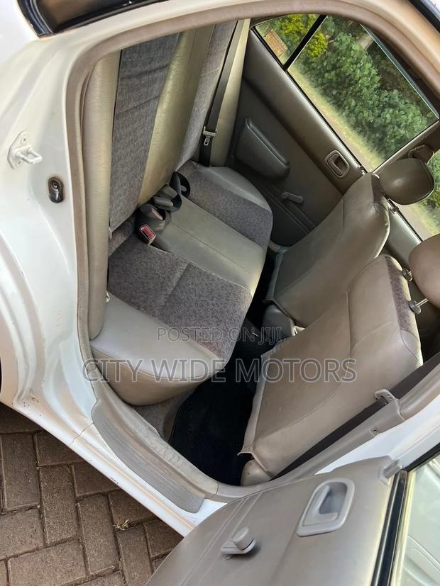 Toyota Corolla 1997 White