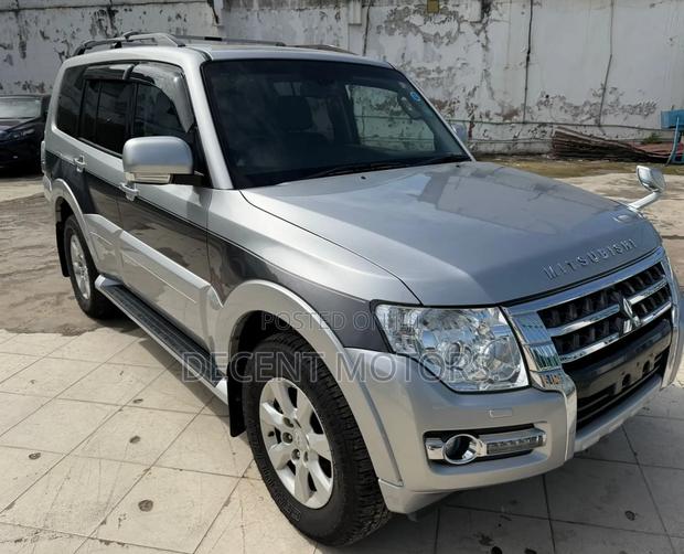 Mitsubishi Pajero 2019 Silver