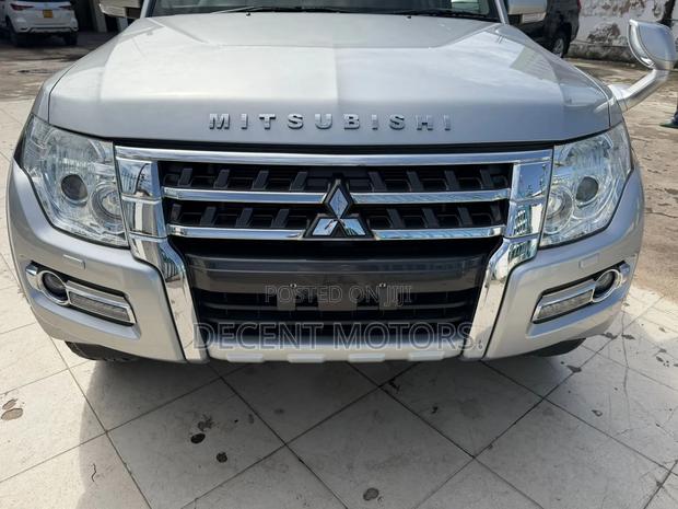 Mitsubishi Pajero 2019 Silver