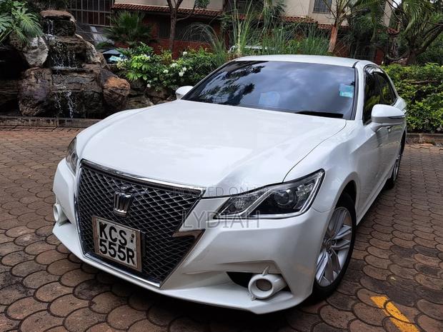 Toyota Crown 2014 White