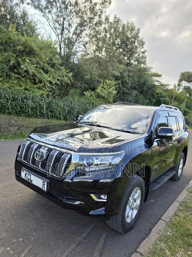 Toyota Land Cruiser Prado 2017 Black