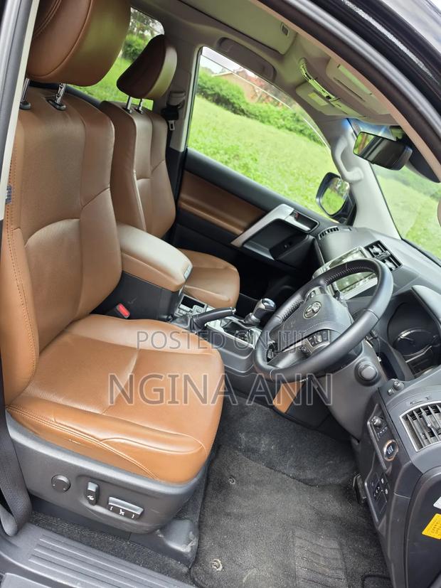 Toyota Land Cruiser Prado 2017 Black