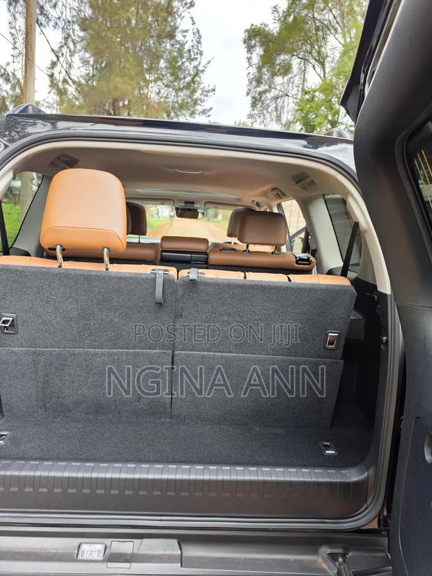 Toyota Land Cruiser Prado 2017 Black