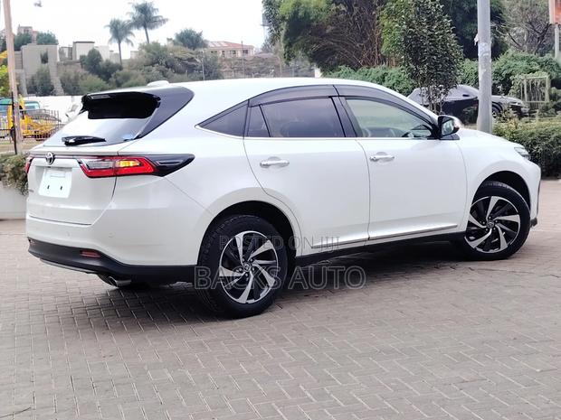 Toyota Harrier 2.0 Turbo 2019 White