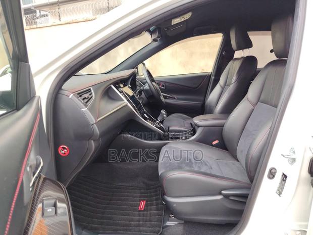 Toyota Harrier 2.0 Turbo 2019 White