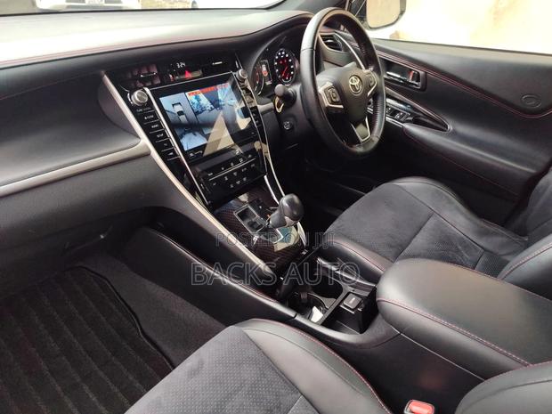 Toyota Harrier 2.0 Turbo 2019 White