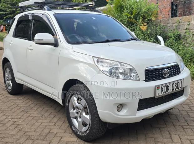Toyota Rush 2016 White
