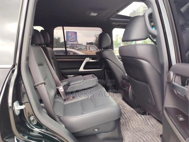 Toyota Land Cruiser 4.6 V8 ZX 2019 Black