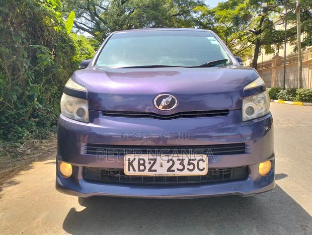 Toyota Voxy 2008 Blue