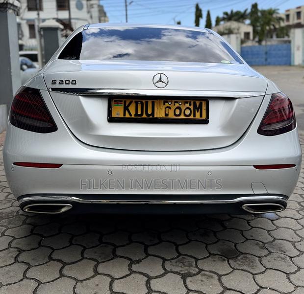 Mercedes-Benz E200 2018 Silver